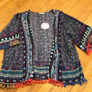 NWT Women’s Umgee kimono, size medium/large.